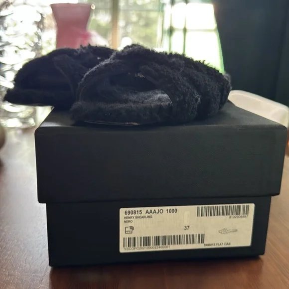 Saint Laurent Tribute Shearling Sandals - Picture 4 of 7